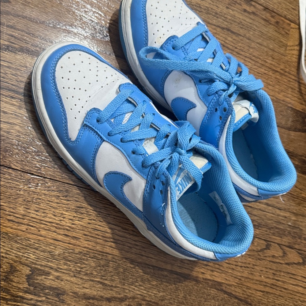 Nike dunks - image 2